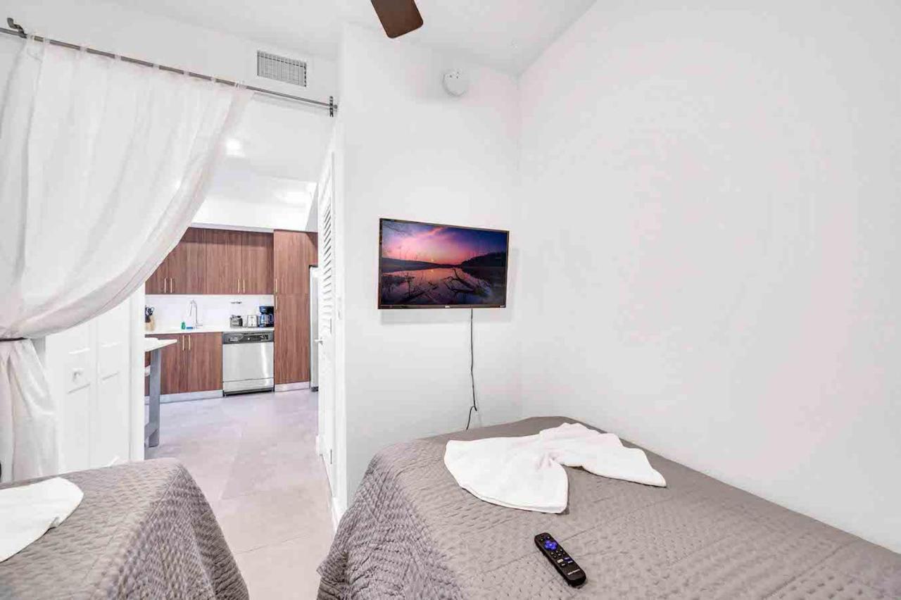 Апартаменти Modern Unit In Downtown Miami With Free Parking Екстер'єр фото